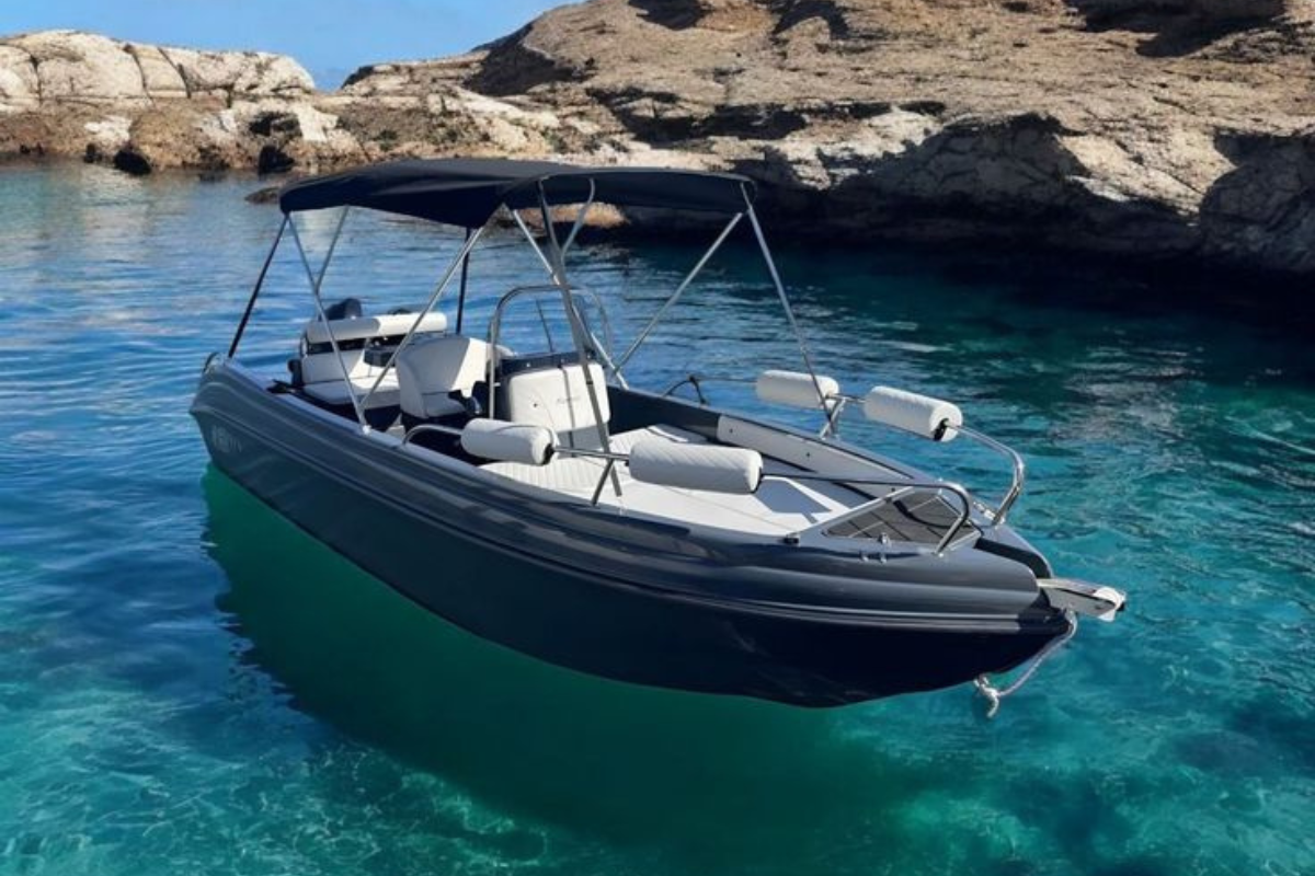 Your Ultimate Guide to a Weekend on a Rented Boat